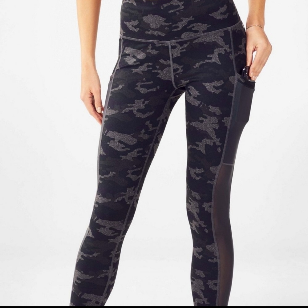 NWT Fabletics Mila high waist pocket capri